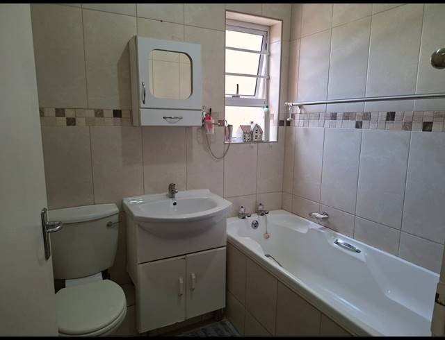 3 BEDROOM APARTMENT FOR SALE IN ASTON BAY